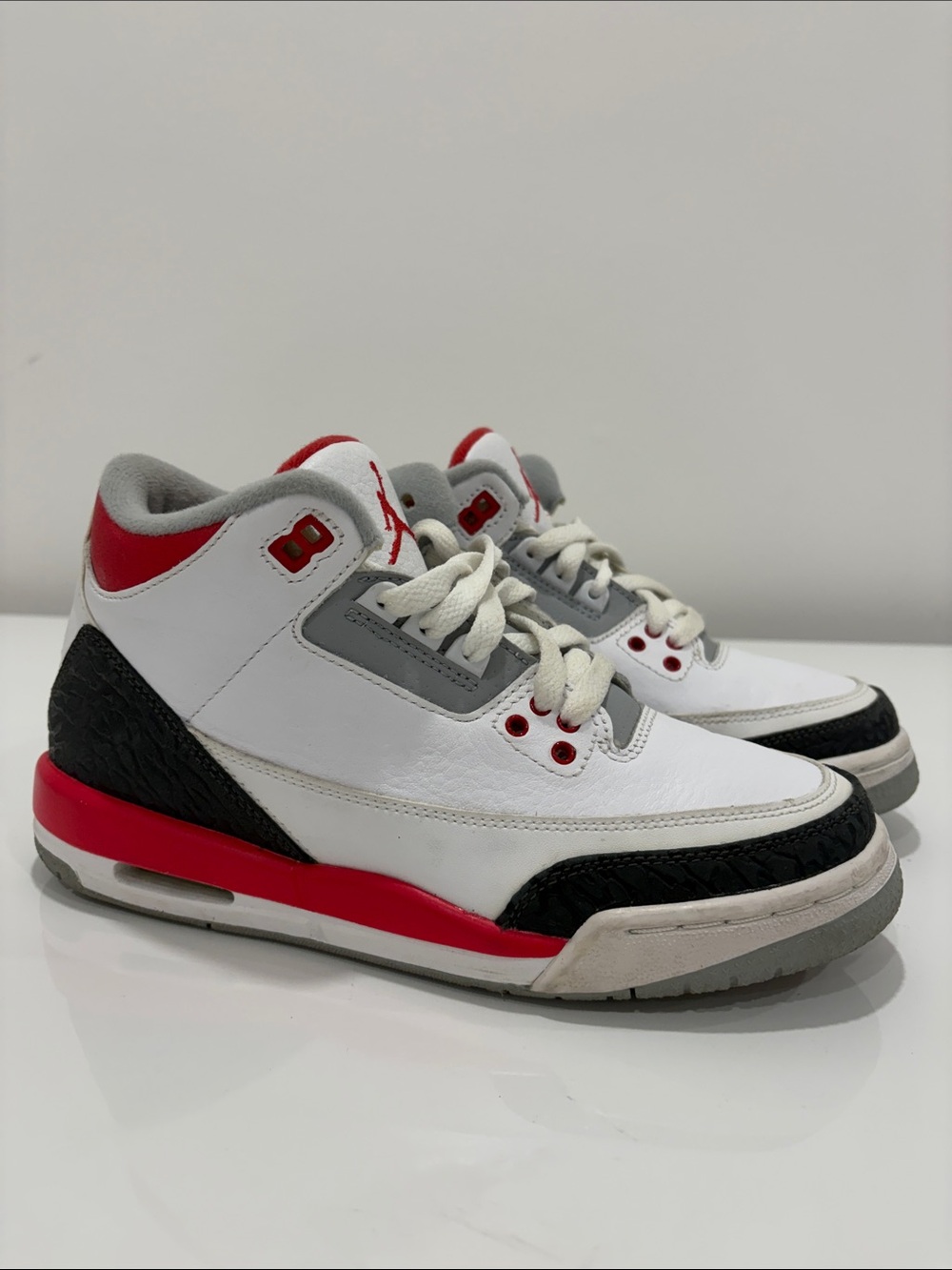 Jordan Kids White, Red & Black Retro 3